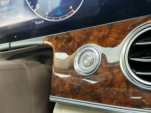 Used 2018 Mercedes-Benz E 300 4MATIC image 21