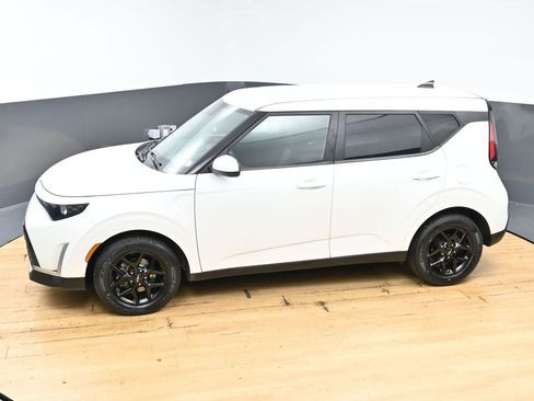 Used 2023 Kia Soul LX w/ Option Group 015 FWD image 40