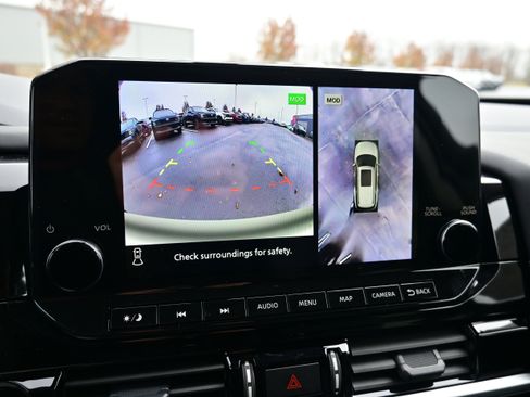 New 2025 Nissan Pathfinder SL image 27