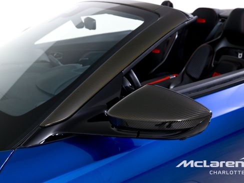 Used 2023 Aston Martin DBS Superleggera Volante image 33