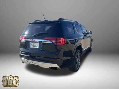Used 2019 GMC Acadia Denali w/ Technology Package FWD image 10