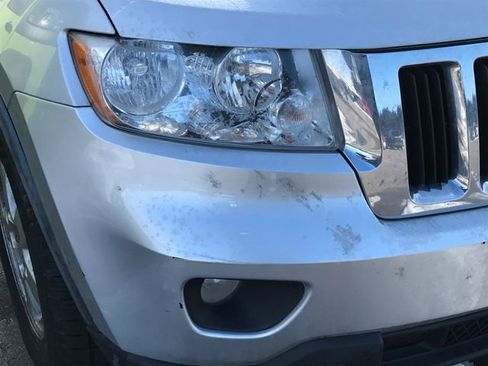 Used 2011 Jeep Grand Cherokee Laredo image 3