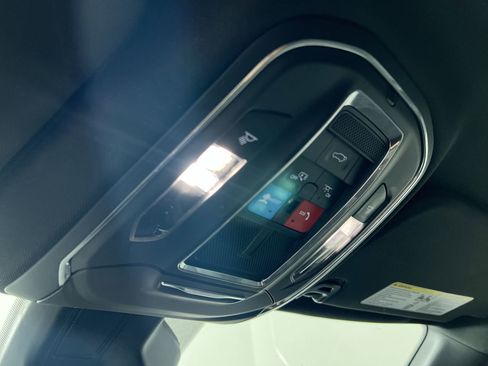 Used 2024 Jeep Wagoneer L Series II w/ Flexible Seating Group image 18