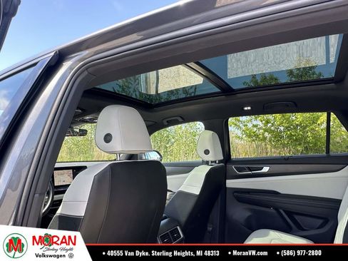 Used 2025 Volkswagen Atlas Cross Sport SEL Premium R-Line AWD/4WD image 17