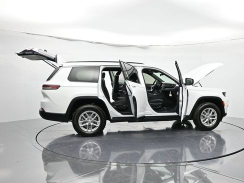 New 2025 Jeep Grand Cherokee L Laredo image 54