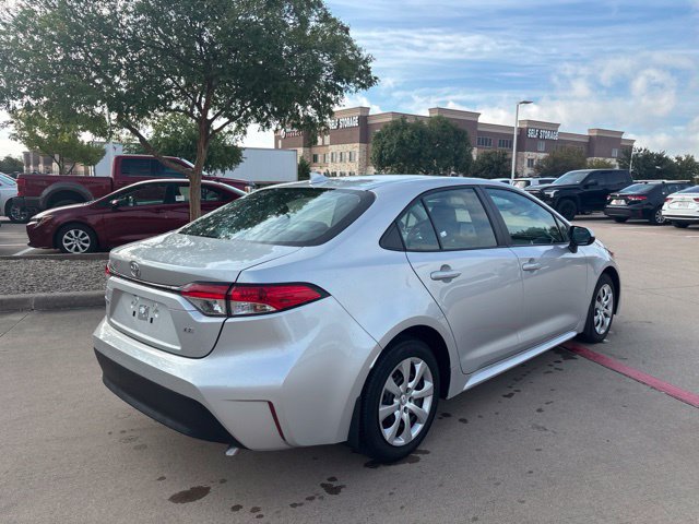 Used 2025 Toyota Corolla LE FWD image 5