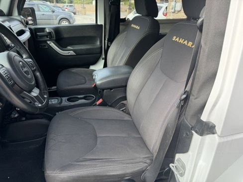 Used 2014 Jeep Wrangler Sahara w/ Connectivity Group image 9
