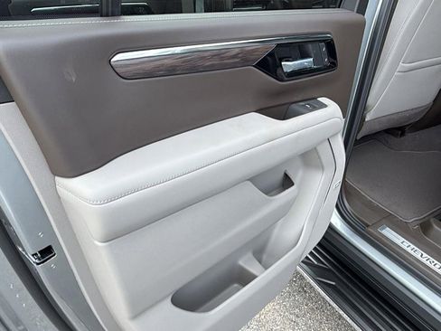 New 2026 Chevrolet Suburban LT w/ Comfort Package RWD image 15
