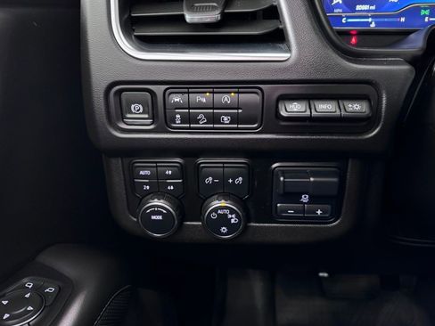 Certified 2024 Chevrolet Suburban Premier AWD/4WD image 30