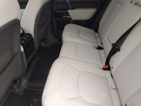 Used 2025 Land Rover Defender 110 X-Dynamic SE AWD/4WD image 20