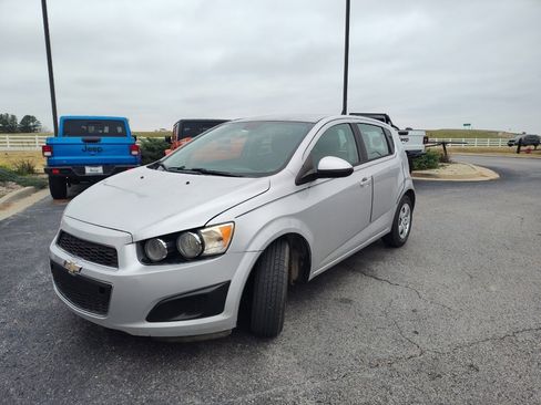 Used 2013 Chevrolet Sonic LS image 3
