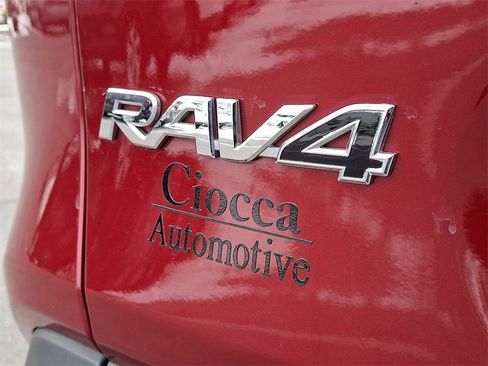 Used 2022 Toyota RAV4 XLE w/ Convenience Package image 32