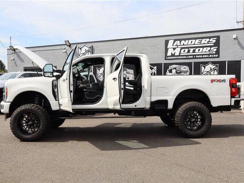 Used 2023 Ford F350 Platinum AWD/4WD image 37