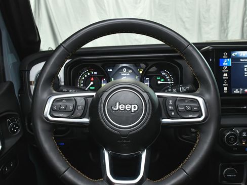 Used 2024 Jeep Wrangler Unlimited Sahara AWD/4WD image 25