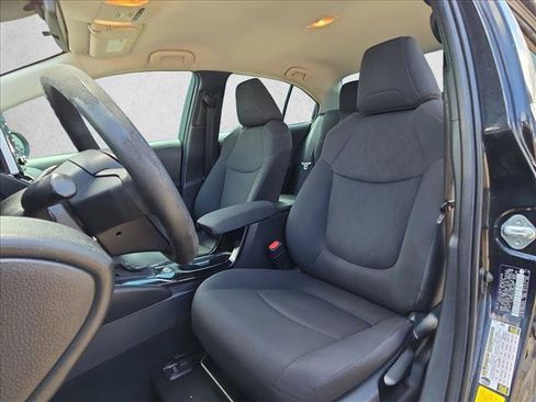 Used 2020 Toyota Corolla LE FWD image 16