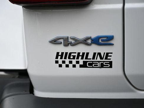 Used 2023 Jeep Wrangler Sahara image 14