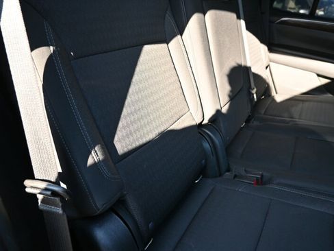 Used 2022 GMC Yukon SLE AWD/4WD image 45