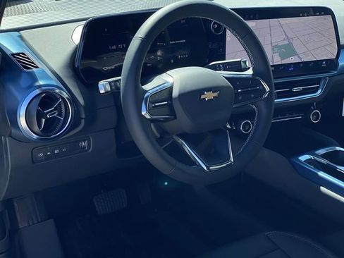 New 2026 Chevrolet Equinox EV LT FWD image 18