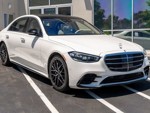 Used 2022 Mercedes-Benz S 580 4MATIC Sedan image 6