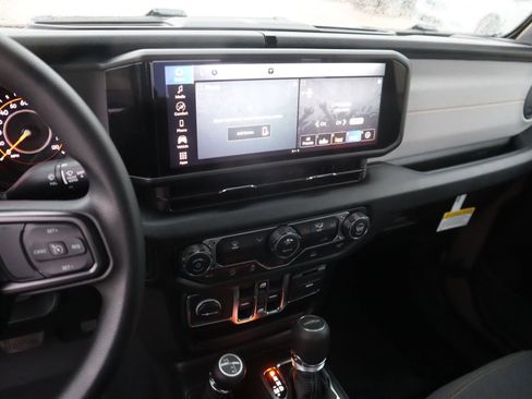 New 2026 Jeep Gladiator Sport AWD/4WD image 5
