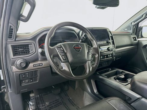 Used 2021 Nissan Titan PRO-4X w/ Pro-4x Convenience Package image 9