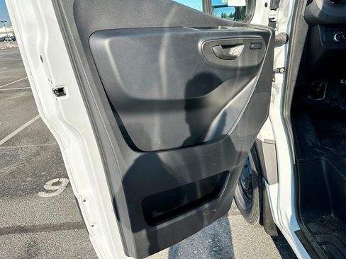 Used 2025 Mercedes-Benz Sprinter 2500 image 10