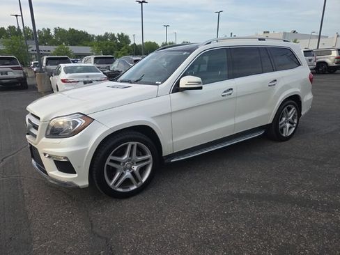 Used 2016 Mercedes-Benz GL 550 4MATIC image 5