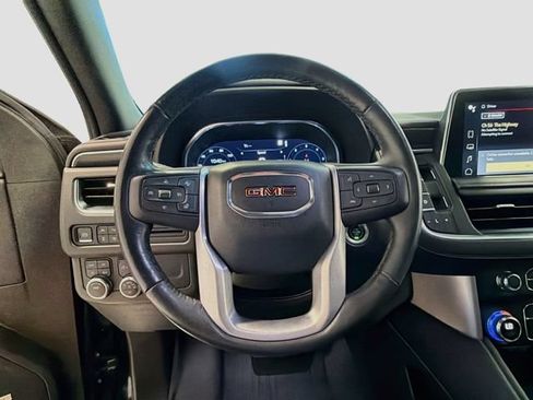 Certified 2022 GMC Yukon XL SLT w/ SLT Premium Package AWD/4WD image 11