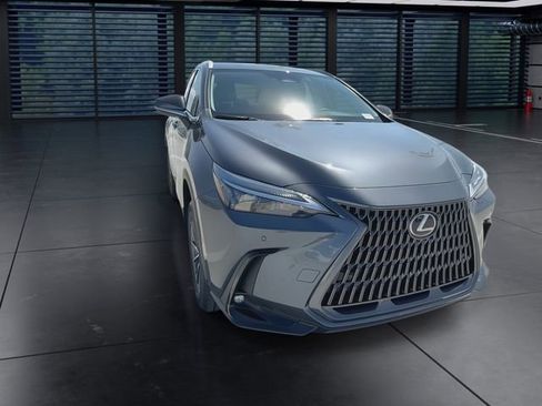 Used 2025 Lexus NX 250 FWD w/ Accessory Package (K3) image 4
