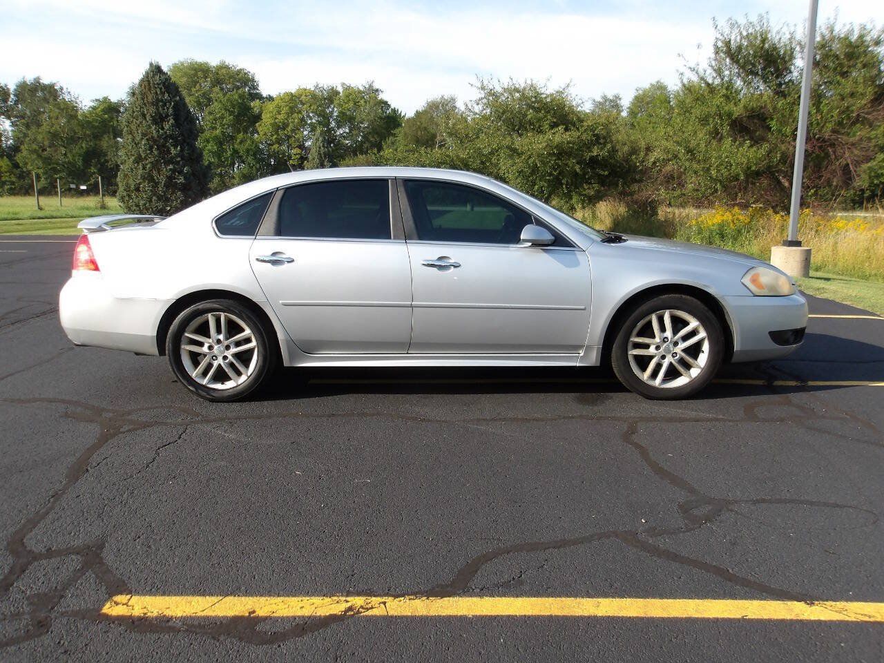 Used 2013 Chevrolet Impala LTZ FWD image 2