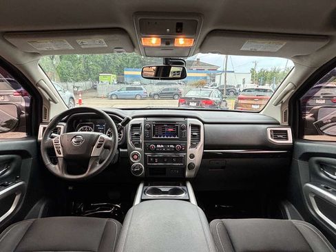 Used 2019 Nissan Titan SV w/ SV Convenience Package AWD/4WD image 20
