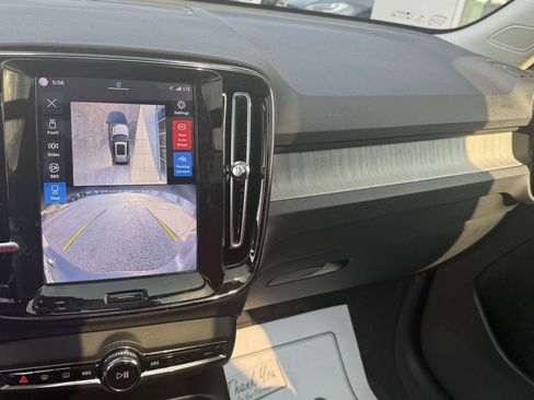 Used 2024 Volvo XC40 B5 Plus AWD/4WD image 29