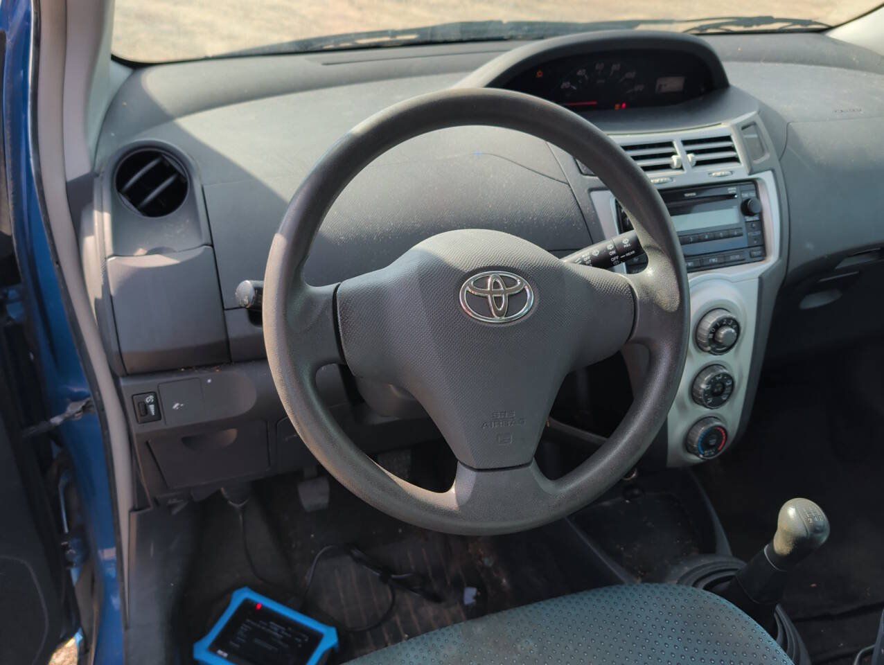 Used 2008 Toyota Yaris 2-Door Hatchback FWD image 29