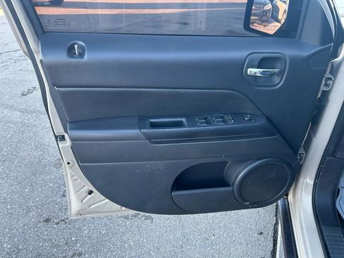 Used 2017 Jeep Patriot High Altitude image 14