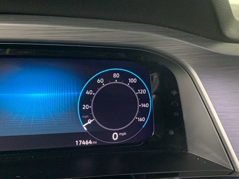 Used 2025 Volkswagen Atlas Cross Sport SE image 23