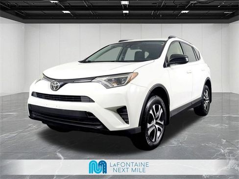 Used 2018 Toyota RAV4 LE w/ Carpet Mat Package image 1