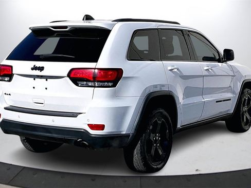 Used 2019 Jeep Grand Cherokee Laredo image 9