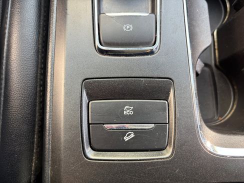 Used 2020 Ford Fusion Titanium image 29