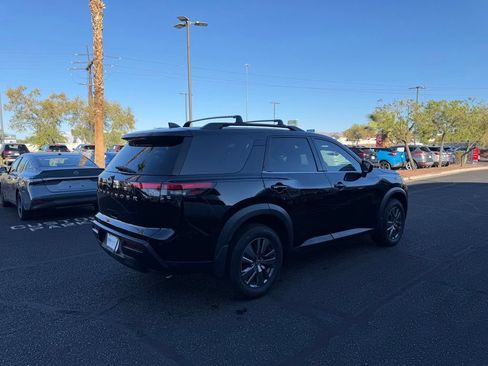 Used 2026 Nissan Pathfinder SV FWD image 5