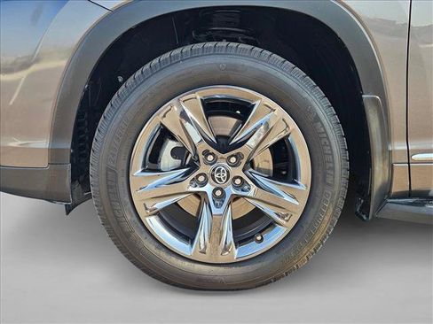 Used 2017 Toyota Highlander Limited Platinum AWD/4WD image 27