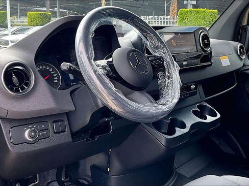 New 2025 Mercedes-Benz Sprinter 2500 image 8
