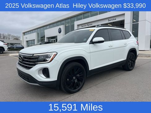 Used 2025 Volkswagen Atlas SE w/ Panoramic Sunroof Package image 1