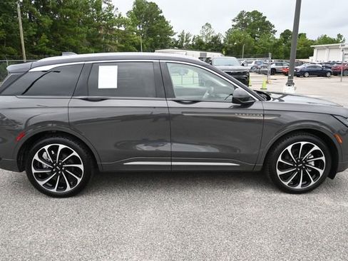 Used 2024 Lincoln Nautilus Black Label image 6