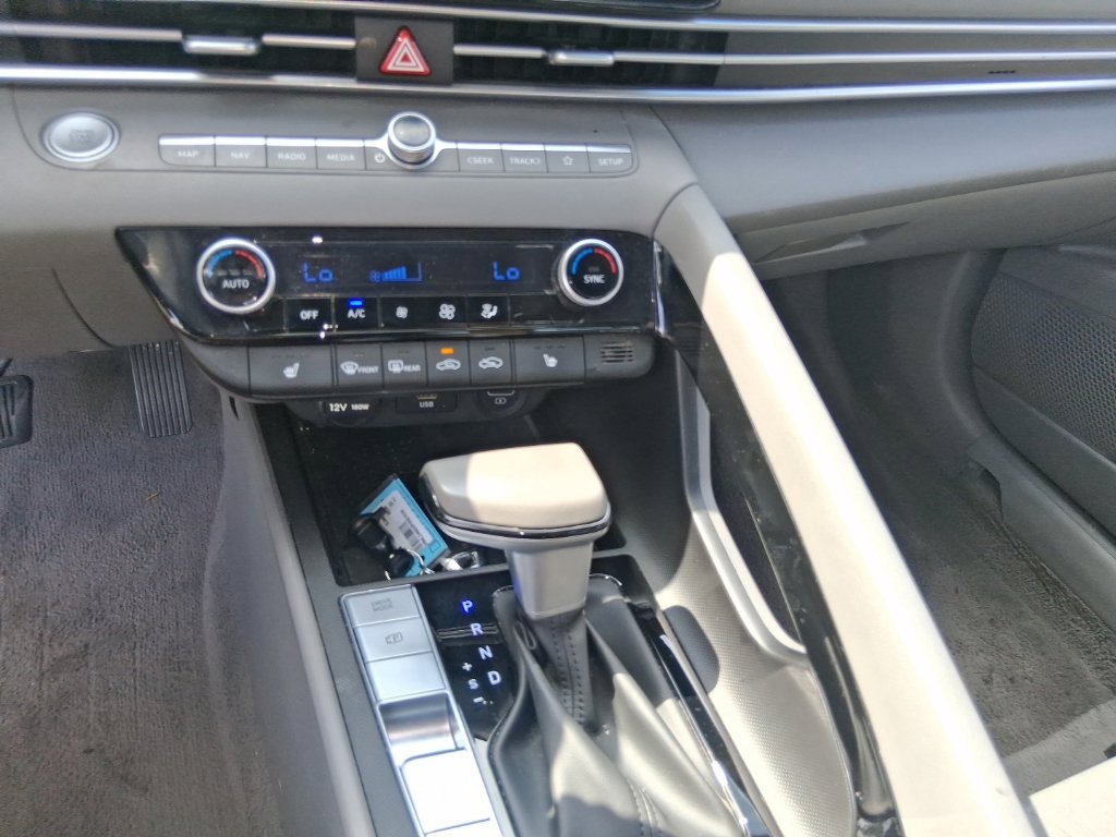 Used 2023 Hyundai Elantra SEL w/ Convenience Package FWD image 14
