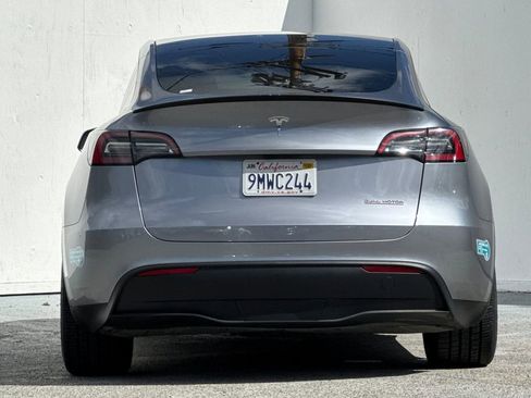 Used 2024 Tesla Model Y Performance image 4