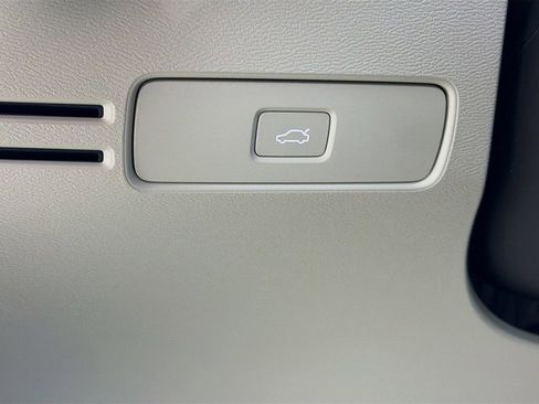 Used 2023 Volvo XC40 B5 Plus w/ Driver Assist Package image 16