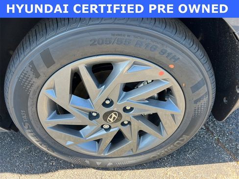 Certified 2025 Hyundai Elantra Blue image 19