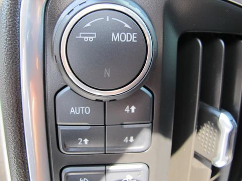 Used 2020 Chevrolet Silverado 1500 RST AWD/4WD image 10