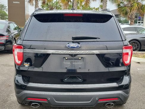 Used 2018 Ford Explorer XLT w/ Equipment Group 202A image 11