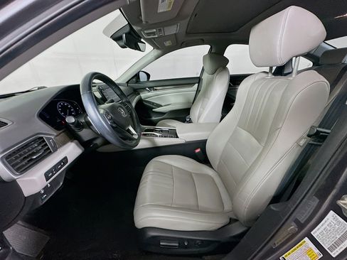 Used 2019 Honda Accord Touring image 13